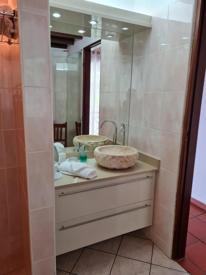 Chambre D'Hotes "Villa Rayon Vert" Deshaies Bagian luar foto
