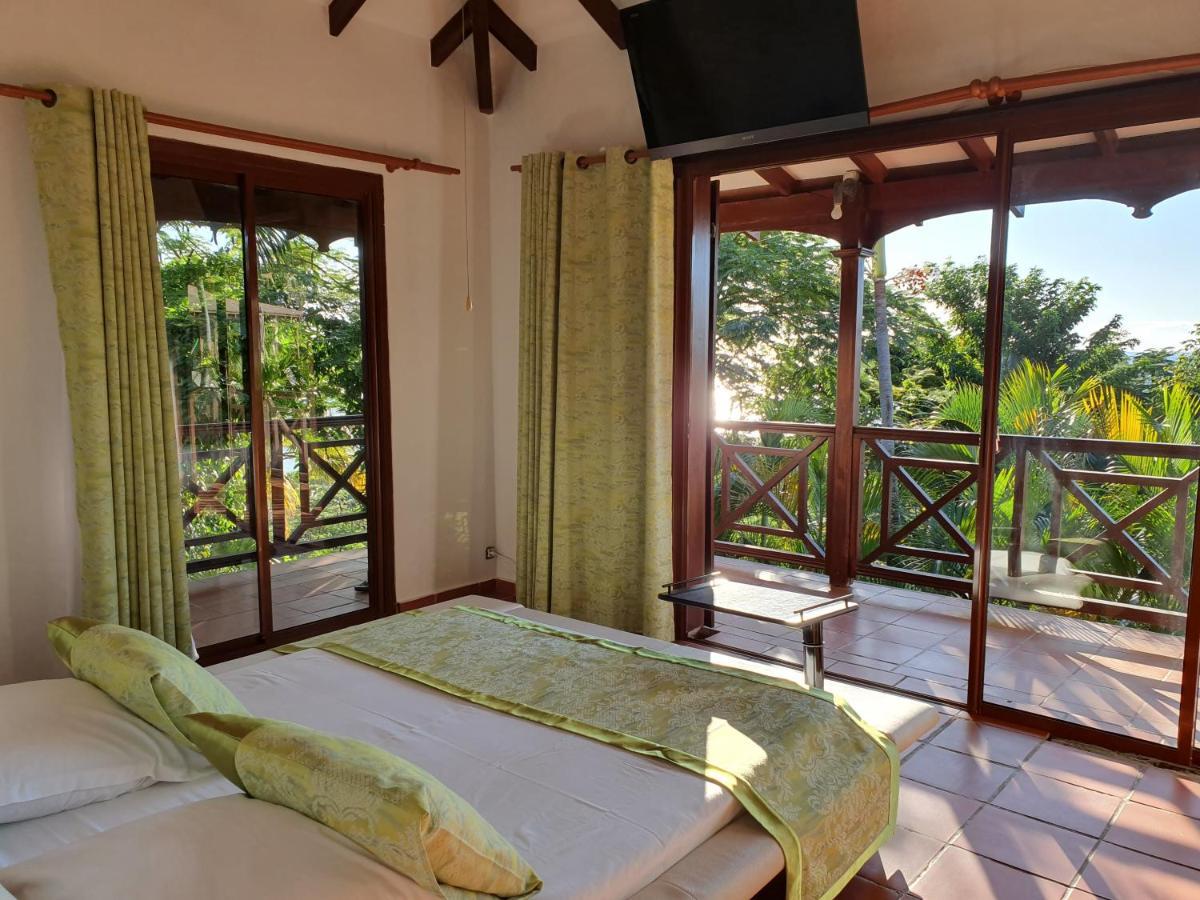 Chambre D'Hotes "Villa Rayon Vert" Deshaies Bagian luar foto