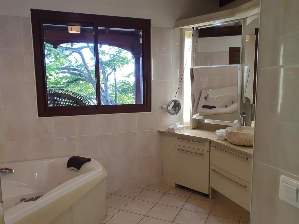 Chambre D'Hotes "Villa Rayon Vert" Deshaies Bagian luar foto